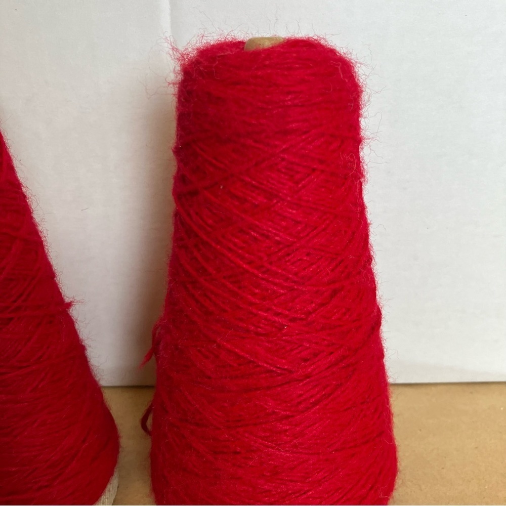 Phoenix Dye Works 2/8 Orlon Weaving Knitting Craft Yarn Berry Red 5.5oz - Picture 2 of 3